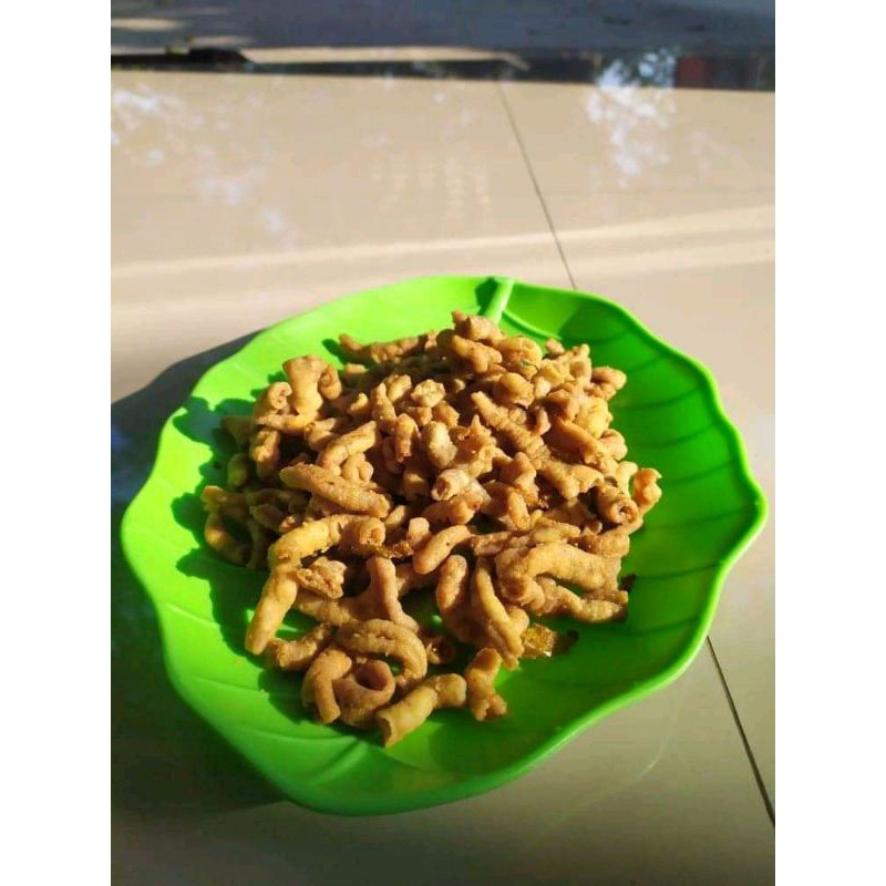 

Kripik usus pedas daun jeruk