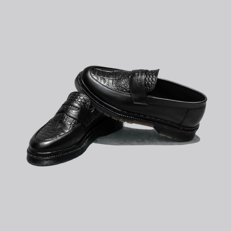 sepatu unisex croco matte black mauraa