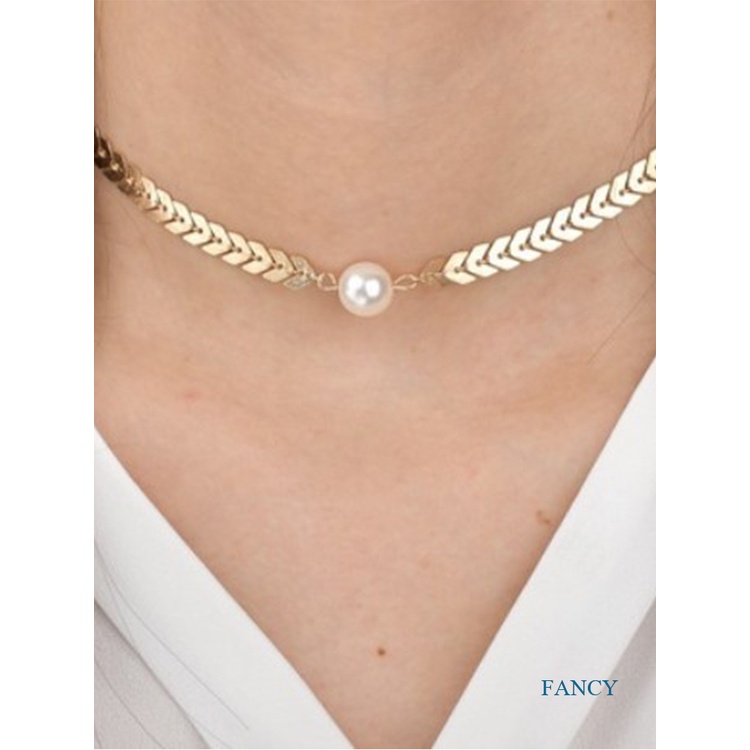 Kalung Choker Rantai Klavikula Hias Mutiara Sequin Tulang Ikan Gaya Korea Untuk Wanita