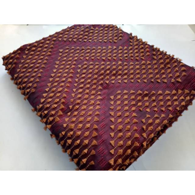 Kain tenun sutra bulu