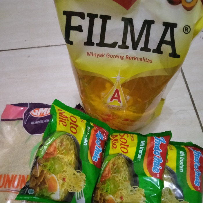 

Paket sembako(minyak 2 litr,indomie 5,Gmp 1kg)