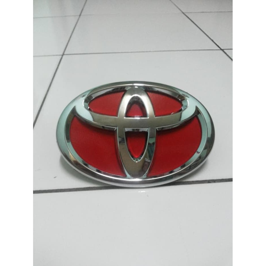 Aksesoris Mobil. emblem logo depan toyota Calya original
