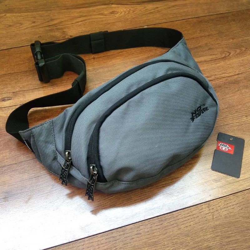 Tas Waist Bag No Fear Second Original Preloved