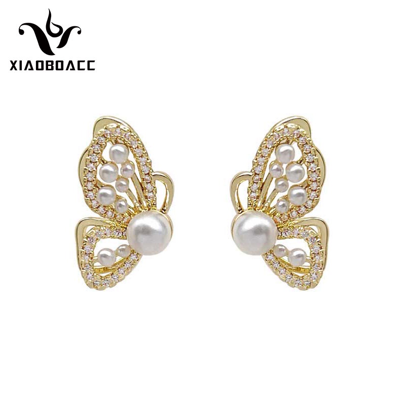 XiaoboACC Anting Tusuk Desain Kupu-Kupu Hias Zircon + Mutiara Gaya Korea / Simple Untuk Wanita