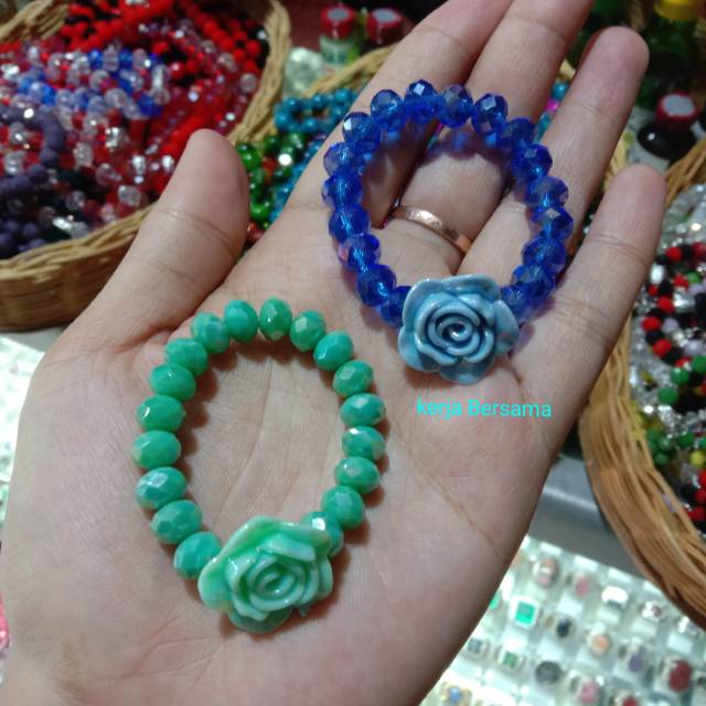 Gelang anak batu kristal bunga