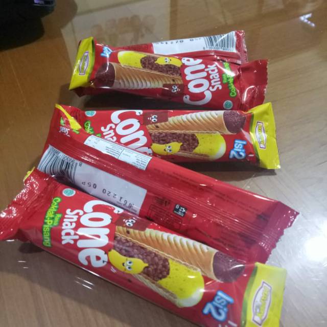 Happy Time CONE SNACK coklat pisang
