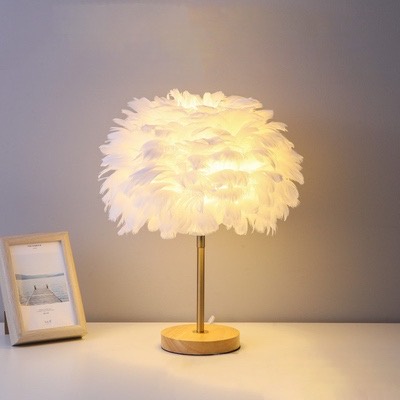 Lampu Meja Rumah/ Bentuk Bulu Putih Estetik Gaya Nordic/ Lampu Hias Ruangan Tamu/ Kamar Tidur/ Dekor