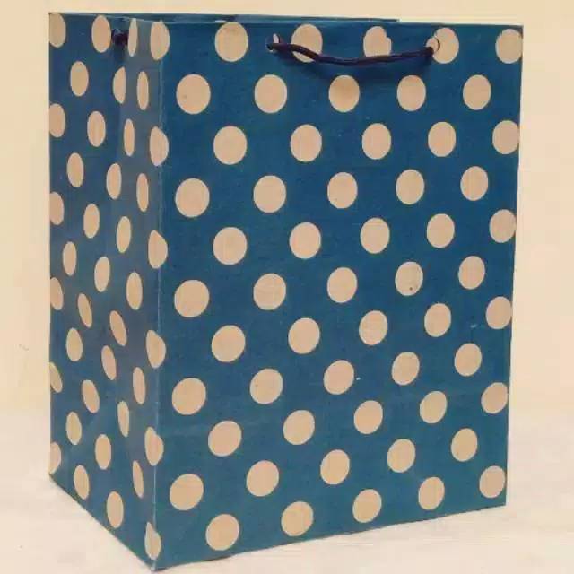 

Paper bag/ tas kertas motif polkadot (18x12x22)