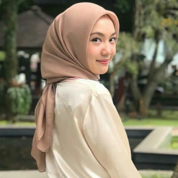 PROMO KERUDUNG SEGI EMPAT BELLA SQUARE / JILBAB MUSLIM / HIJAB SEGI EMPAT POLOS TERBARU-Mocca