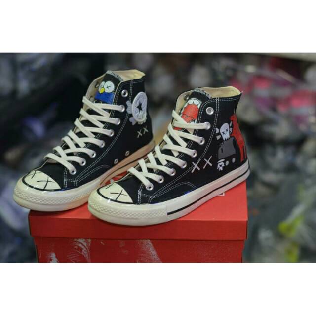SEPATU ALL STAR CONVERSE 70S PREMIUM VERSI (UNI QLO X KAWS) HITAM