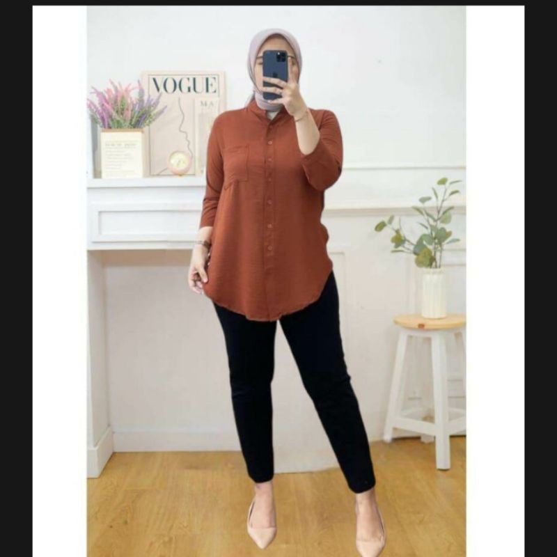 BISA COD / KEMEJA CASUAL WANITA DEWASA/ ATASAN KEMEJA BAHAN CRINKEL/KEMEJA OVERSIZE TERBARU 2022/ AT