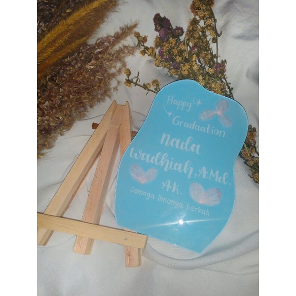 

gift/kado akrilik bentuk abstrak cat akrilik pastel non led ukuran A6 untuk sempro, kompre, wisuda, wedding, dll