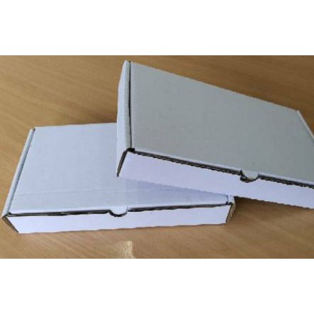 

Kardus Box 26x15x4,5 cm (Half Pizza) Kardus/Box/Karton/Polos/Pizza/Hampers