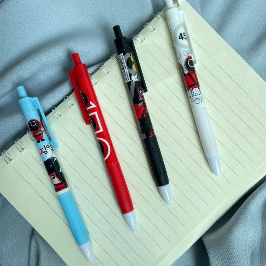 

PEN CETEK MOTIF KARAKTER SQUID GAME TINTA HITAM 4 VARIANT HARGA MURAH
