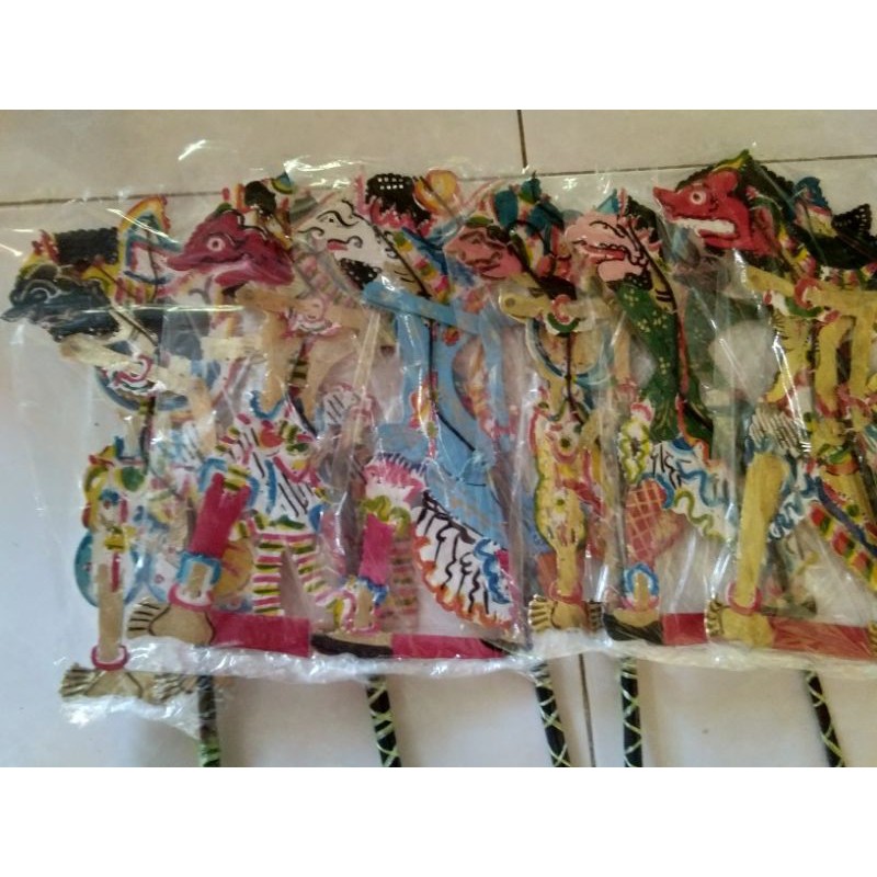 

wayang kulit asli kurawa 30cm isi 6