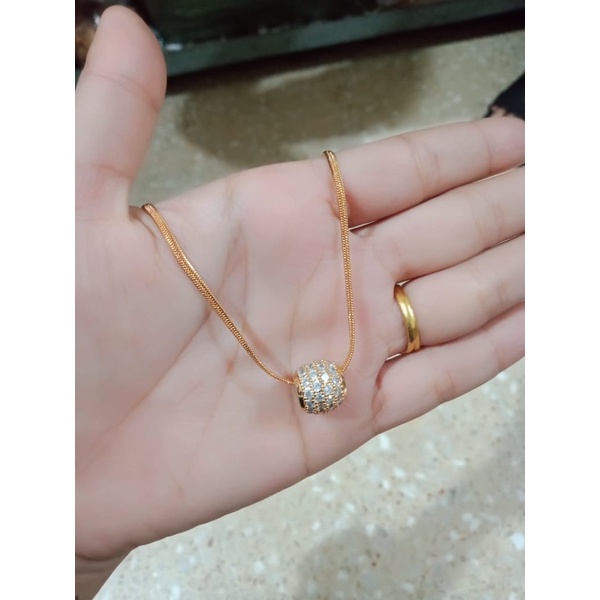 Kalung belut liontin bola full mata perhiasan titanium