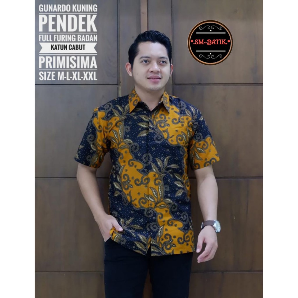 GUNARDO KUNING SM KEMEJA BATIK PRIA SOLO LENGAN PENDEK LAPIS FURING ATASAN BATIK PREMIUM MODERN KATUN HALUS NEW NATASHA PEKSI UNGU SEKARTAJI NAKULA 2 GARUDA PANCASILA PANCASONA PARANG BIRU 2 SADEWA RAKENDRA SAMBARA BATIK SOLO AMANAH BAYUSUTA MLIWIS KUNING