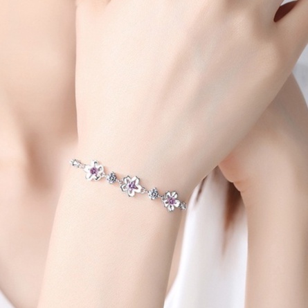 Gelang titanium wanita Gelang Muda dan Modis 2023 Model Baru yang Bikin Kamu Beda dari yang Lain! Populer di INS dan TikTok, Lebih Keren dari Pandora, APM dan AWNL!