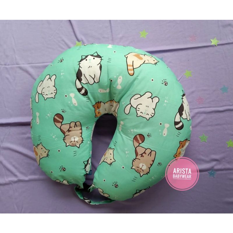 (random) bantal ibu menyusui