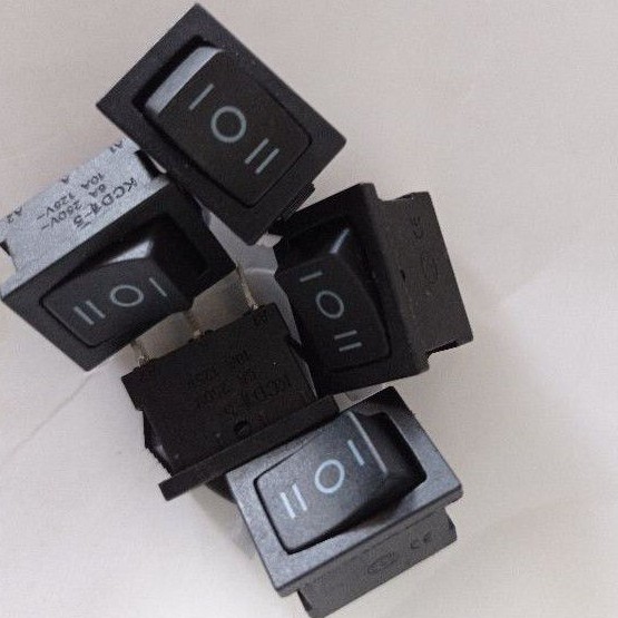 Switch saklar 3 kaki = on off on