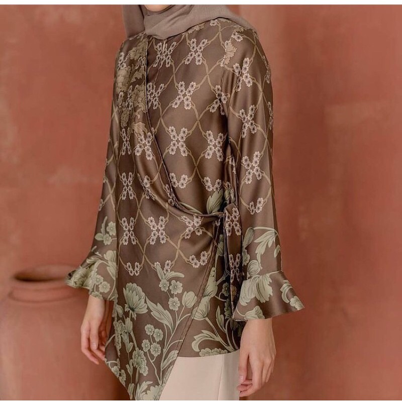 PRELOVED SUMBAWA BLOUSE WEARINGKLAMBY