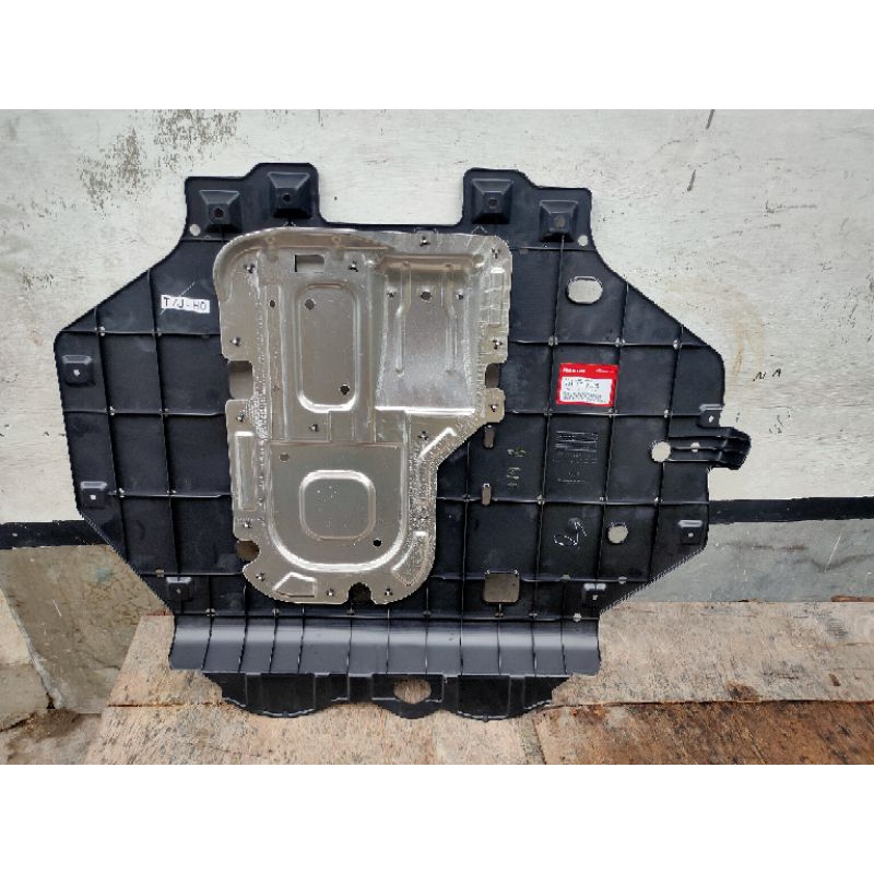 cover engine plastik tengah Honda HRV