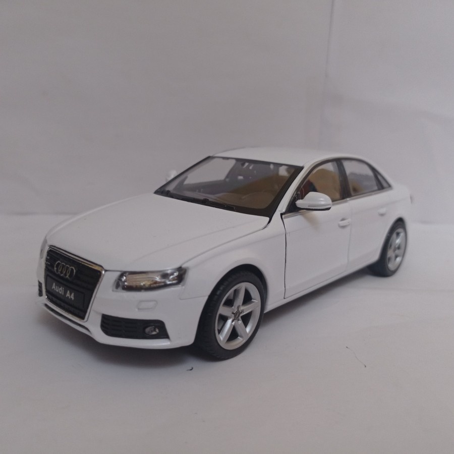 Diecast Audi A4 Welly 1:24 miniatur mobil mainan koleksi pajangan murah
