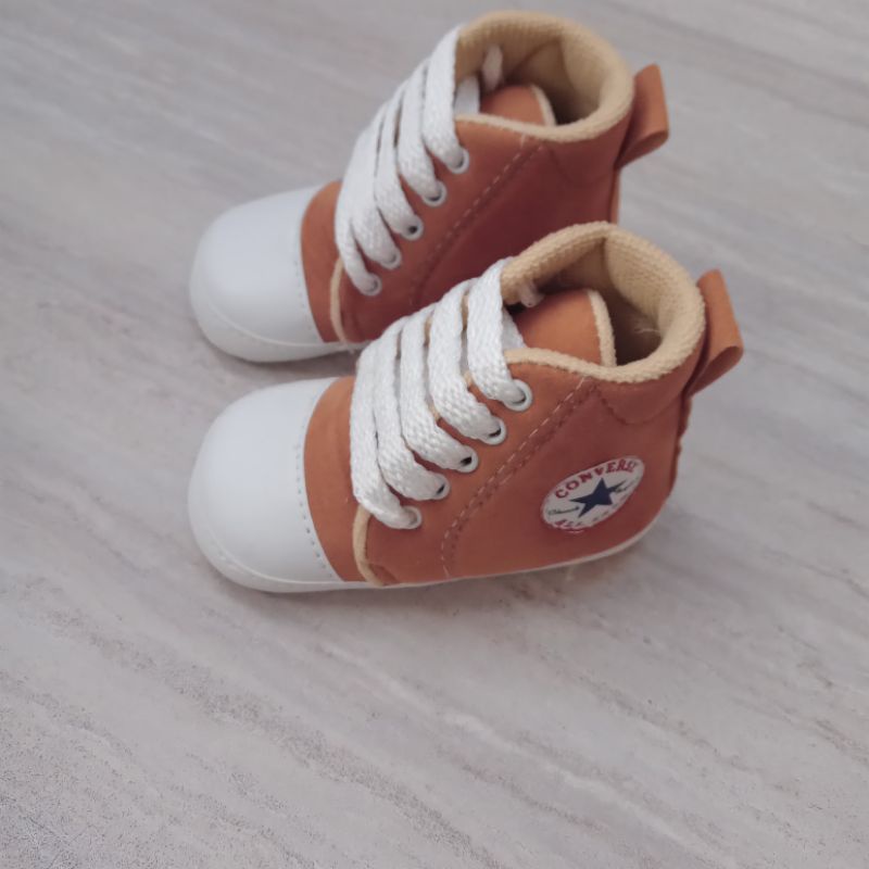 Sepatu bayi prewalker merangkak dan belajar jalan anti slip sepatu bayi keren cnv terlaris