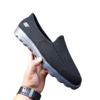 SEPATU PRIA SKECHERS SLIP ON SEPATU SANTAI PRIA BONUS KAOS KAKI