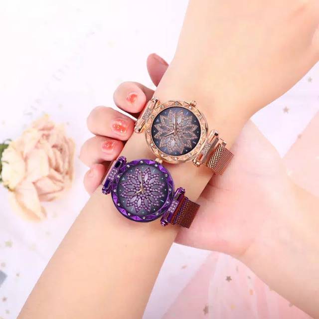 Jam Tangan Wanita Magnetik Diamond Bunga Case Hitam Gold CC-12