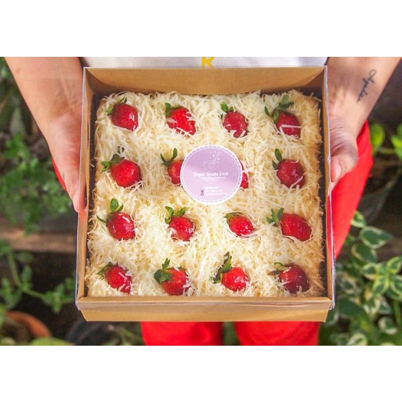 

CAKE POTONG / STRAWBERRY CAKE