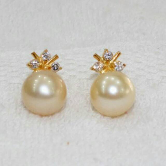 Giwang Emas Mutiara Air Laut