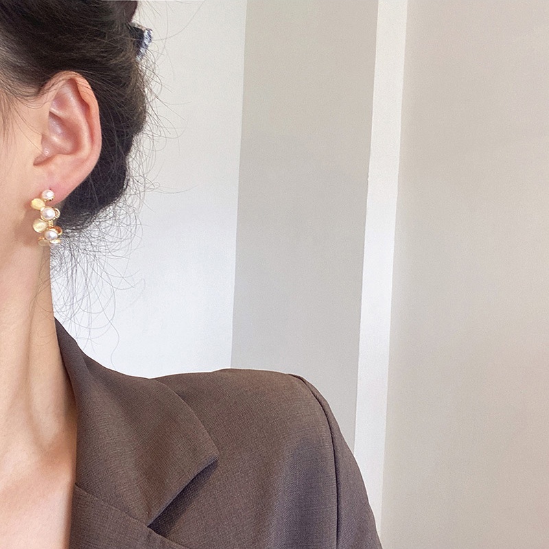 Anting Stud 925 silver needle Bentuk C Geometris Aksen Mutiara Opal Untuk Wanita