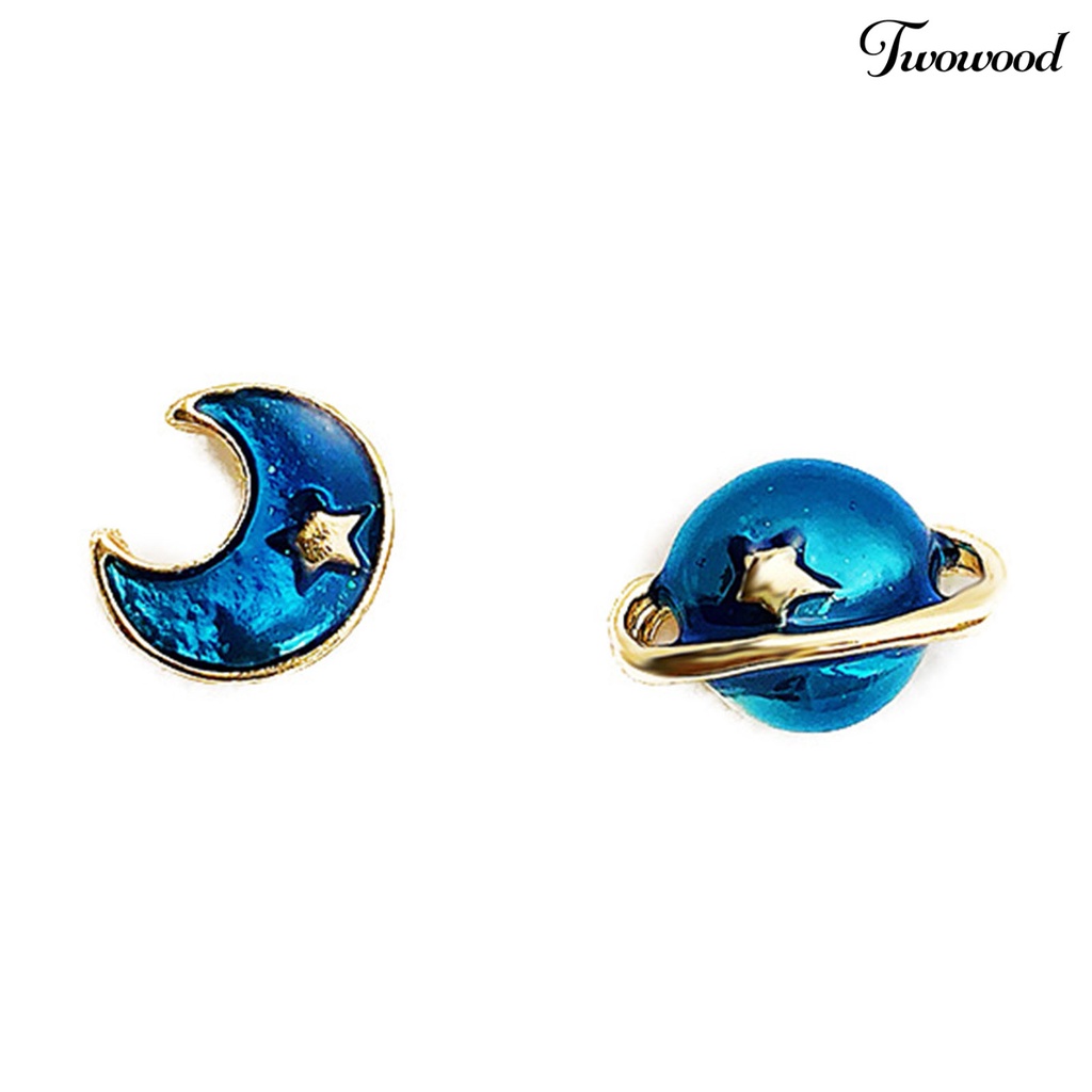 1 Pasang Anting Menjuntai Bentuk Bulan Bintang Bahan Alloy Anti Karat Ramah Kulit Untuk Wanita