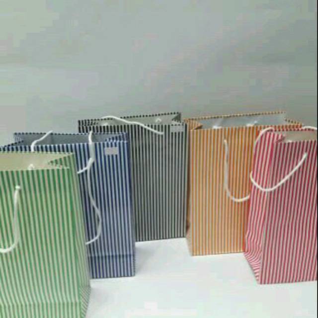 

Paper bag buku salur/garis isi 12 pcs terlaris dan termurah