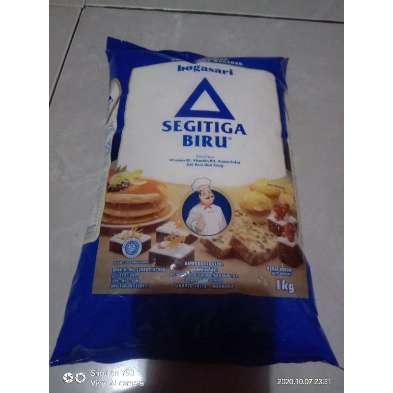 

Tepung terigu segitiga biru