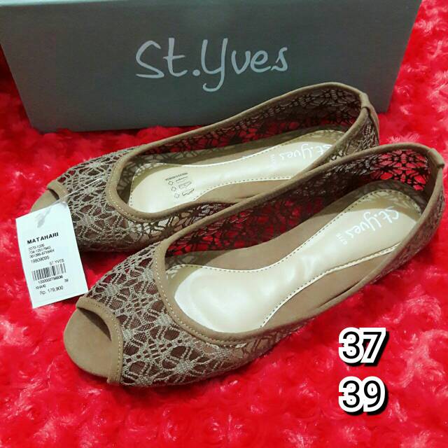 Sepatu st yves