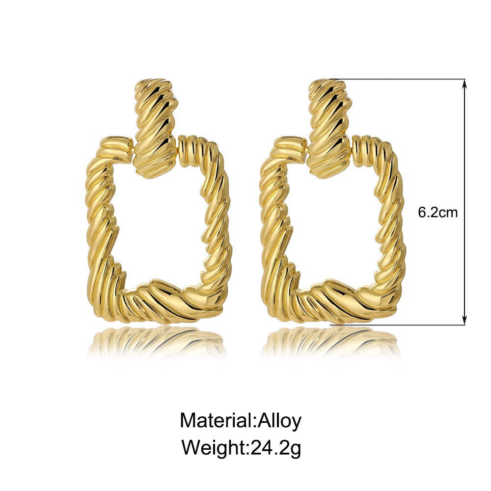 IFYOU Anting Stud Desain Bunga Bahan Metal Warna Emas Gaya Retro Untuk Wanita