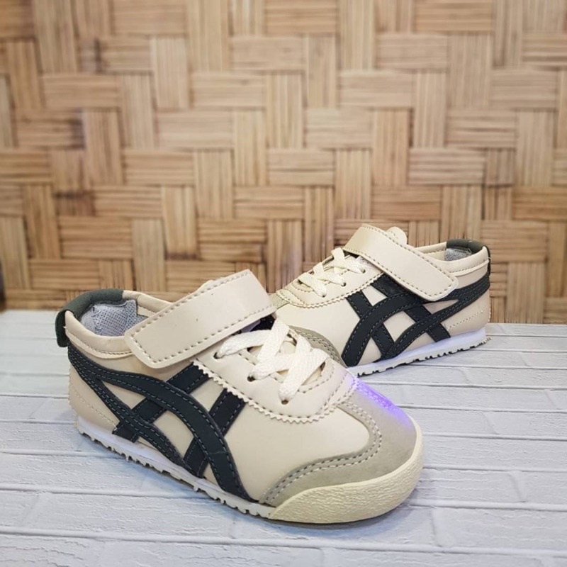 Sepatu sekolah sepatu anak sepatu paud sepatu baby sepatu sneakers velcro