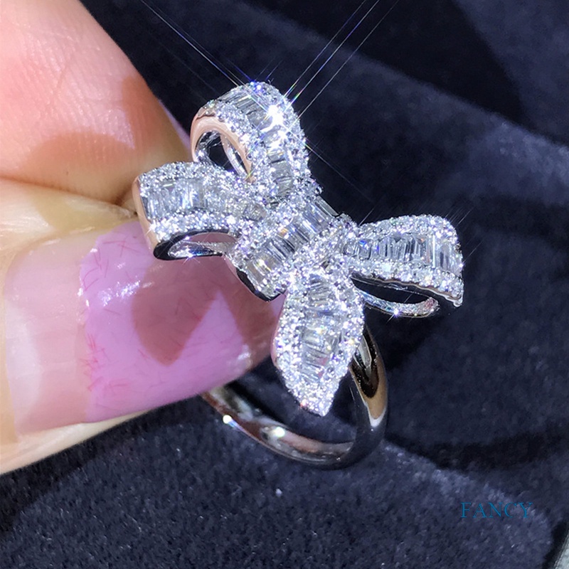 Cincin Berlian Imitasi Bentuk Tangga Persegi
