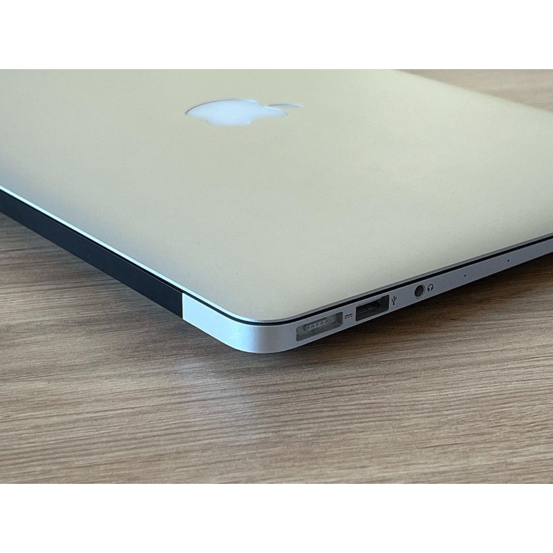 Macbook Air 2017 13 inch intel Core i7 // i5 Ram 8Gb Ssd 128 / 256Gb