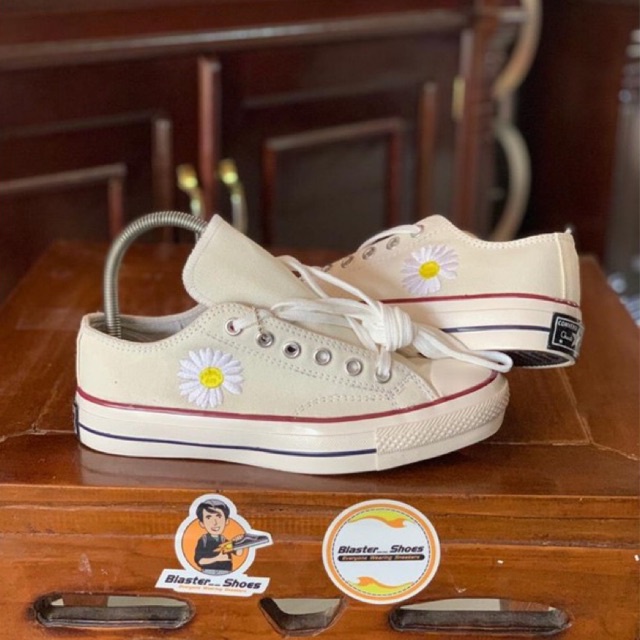 sepatu Converse wanita low 70s peaceminusone cream / black