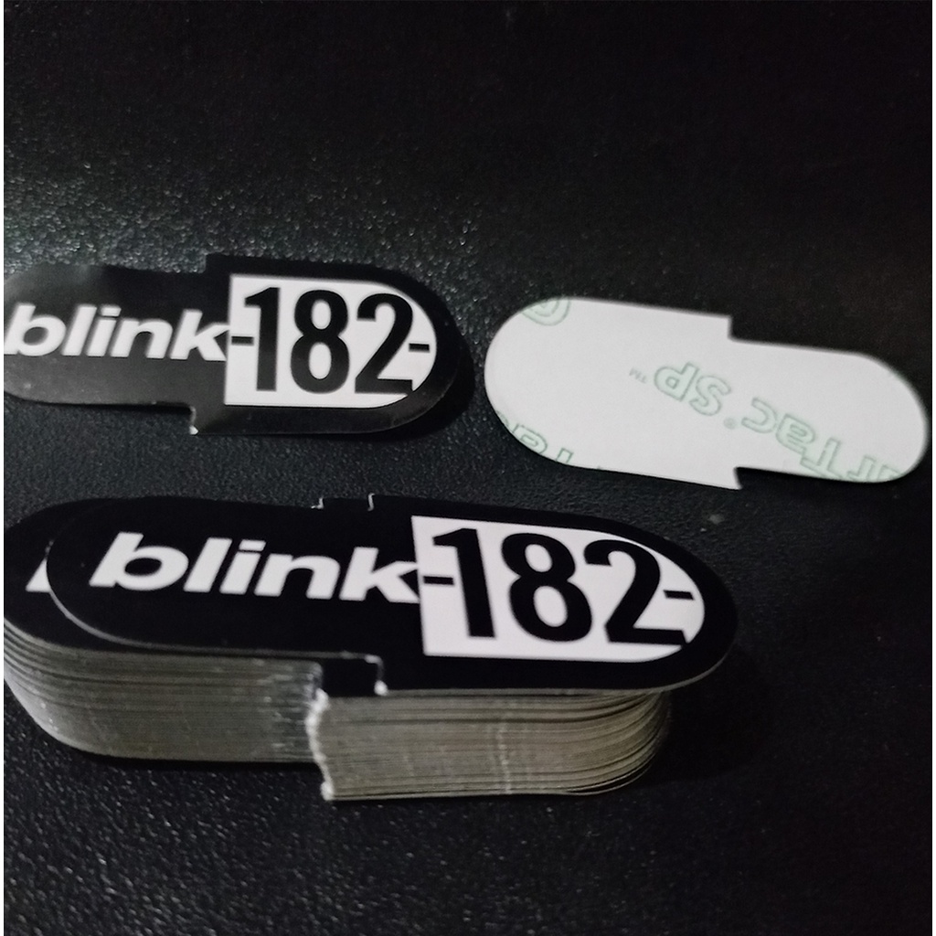 STIKER GRAFTAC - Blink-182 - STIKER AESTHETIC LAPTOP, AKSESORIS HP, ANTI AIR, MOTIF,HELM.