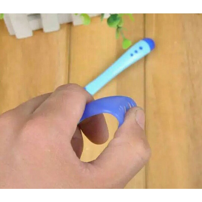 sendok makan bayi sensor panas