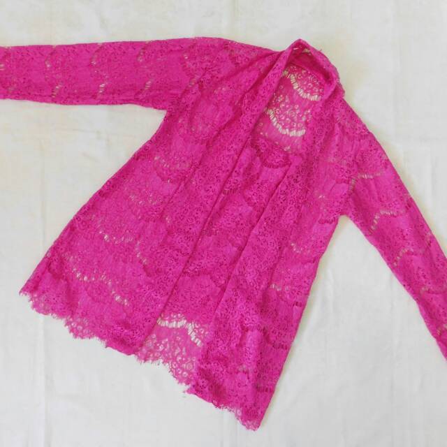 Kebaya Wanita Dewasa