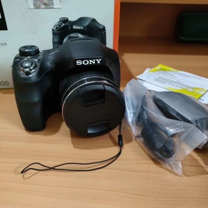 Sony digital camera H300 pocket-1