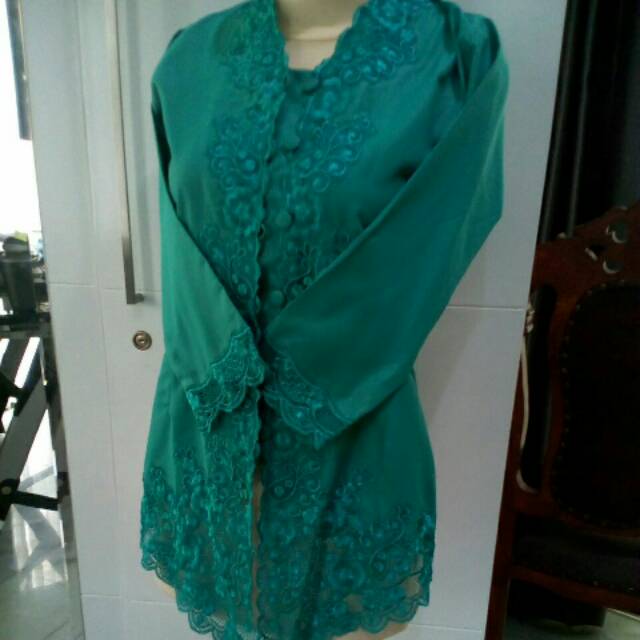 Kebaya satin hijau tosca, bordir