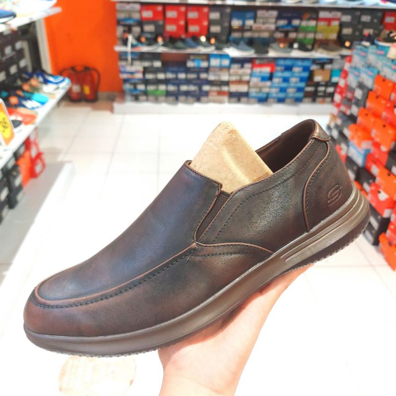 Ori Sepatu Skechers Kulit Coklat  Darlow Fredro Formal