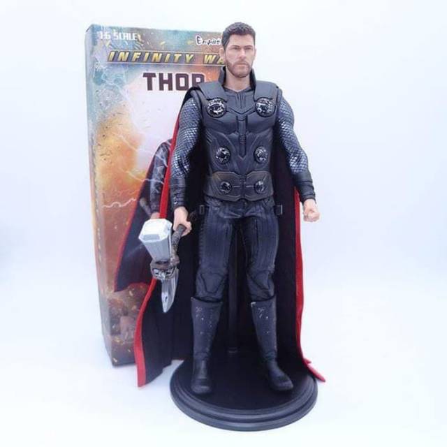 Empire Toys Marvel Avengers Infinity War Thor with Stormbreaker Statue