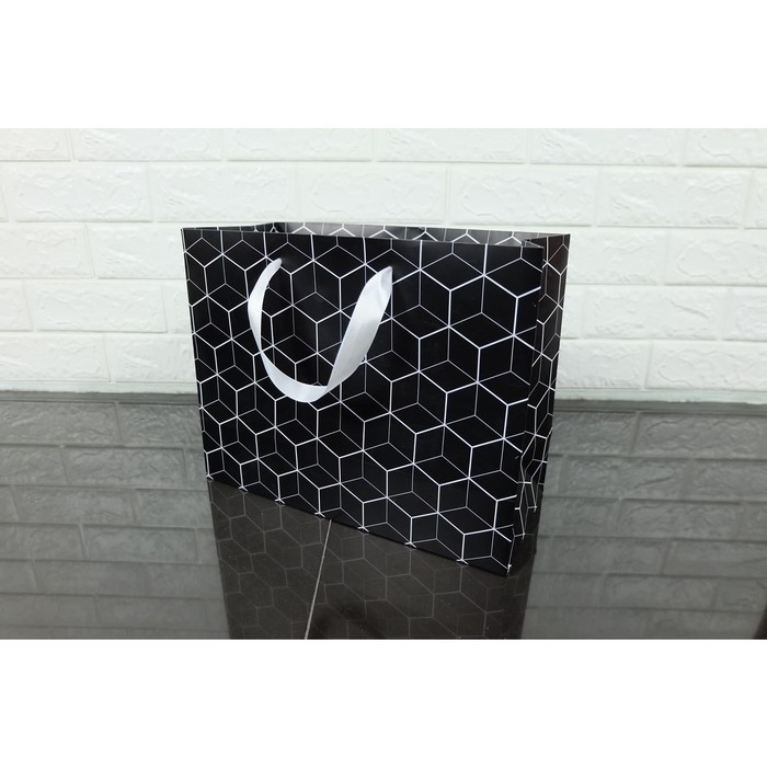 

Paperbag Motif Jala Uk. 32,5 x 14 x 25 cm